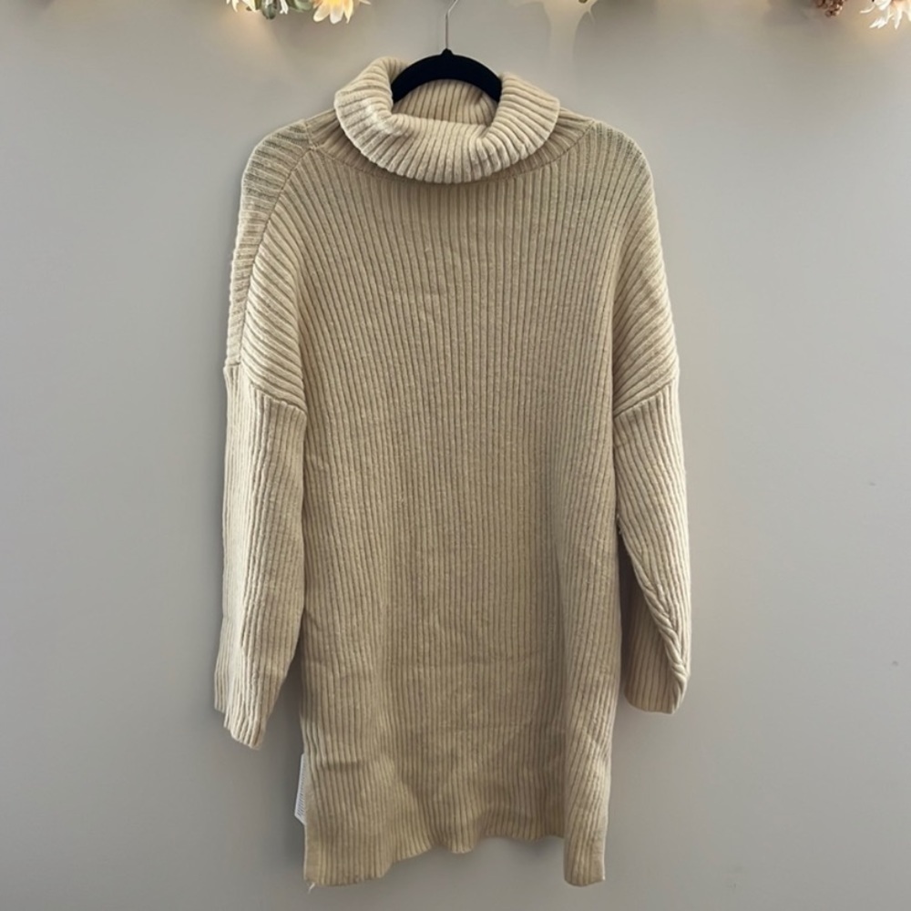 NWT Sweater Tunic, size L lILLUSORY T25